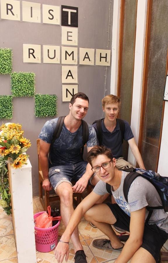 Rumah Teman Backpacker Semarang Luaran gambar
